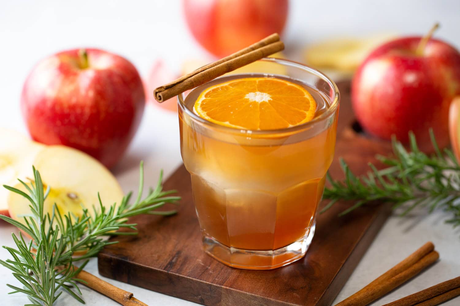 Apple Cider Old Fashioned [Best Fall Cocktail]- Chop Simmer